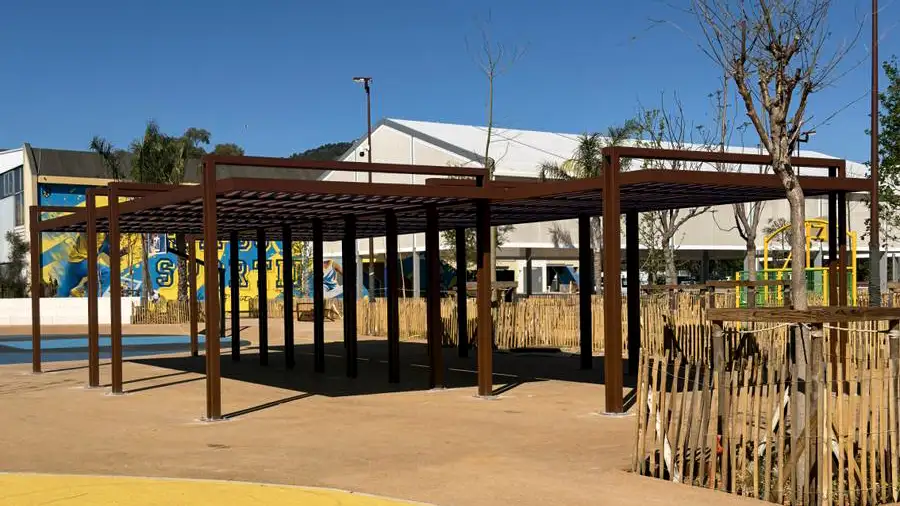 Fabrication et pose d��quipements ext�rieurs sur mesure : l�exemple d�un plateau